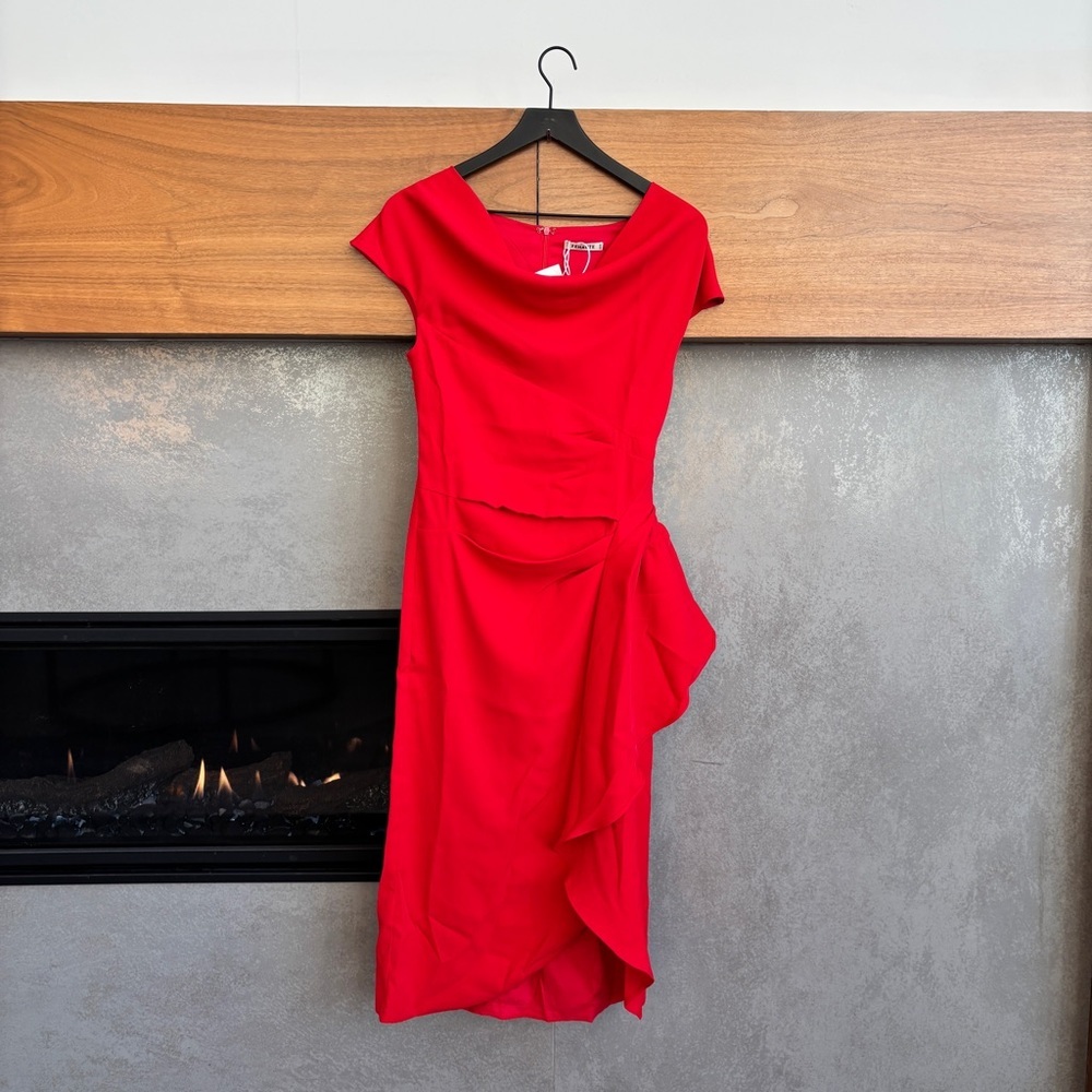 NWT FEHAUTE Classic Red Twist Waist Dress, Size 4